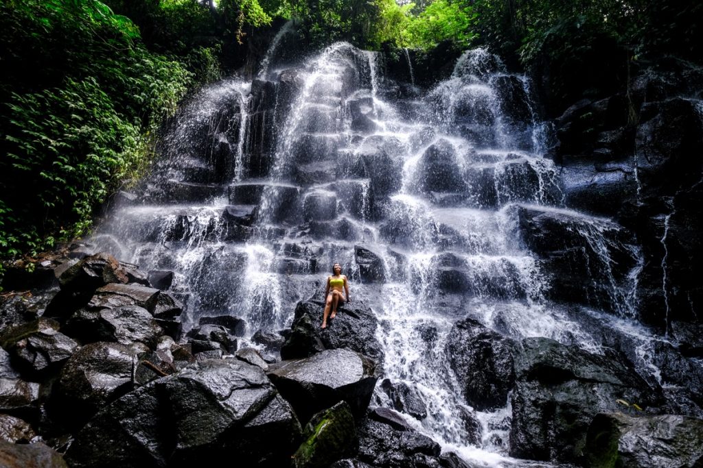 关东兰波瀑布:关于这个神奇的巴厘岛景点你需要知道的一切 1 kanto lampo waterfall