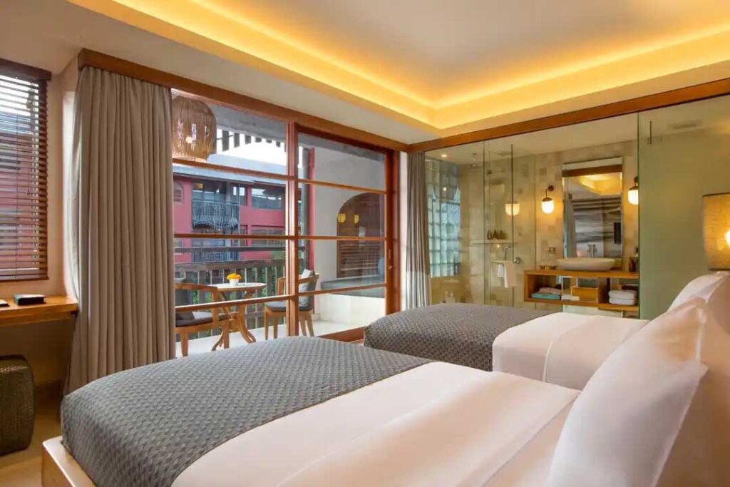 10 Hotel Resor Terbaik yang Ramah di Kantong dan Berkelas 10 amnaya resort kuta 2