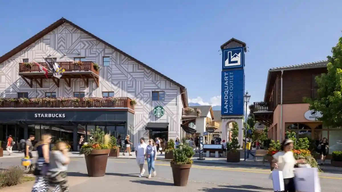 10D7N Scenic Switzerland + Zermatt + Interlaken PLUZZ Blausee 7 Zurich - Landquart - Vaduz