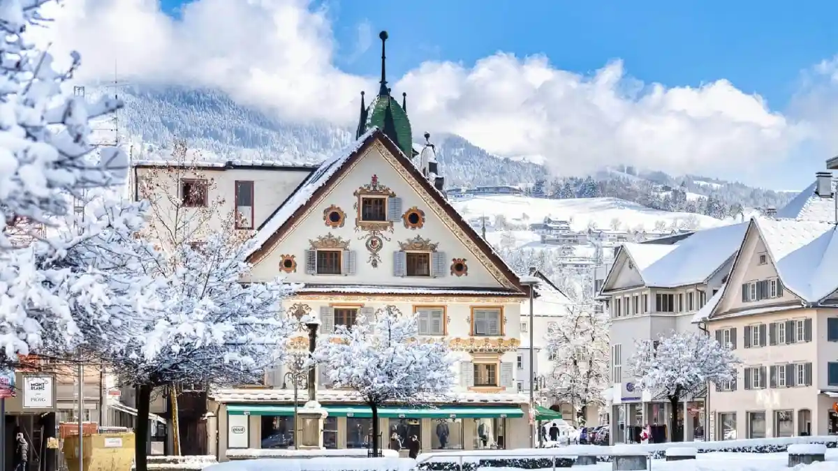 10D7N Amazing West Europe 9 Countries 8 Dornbirn - Landquart Outlet - Milan